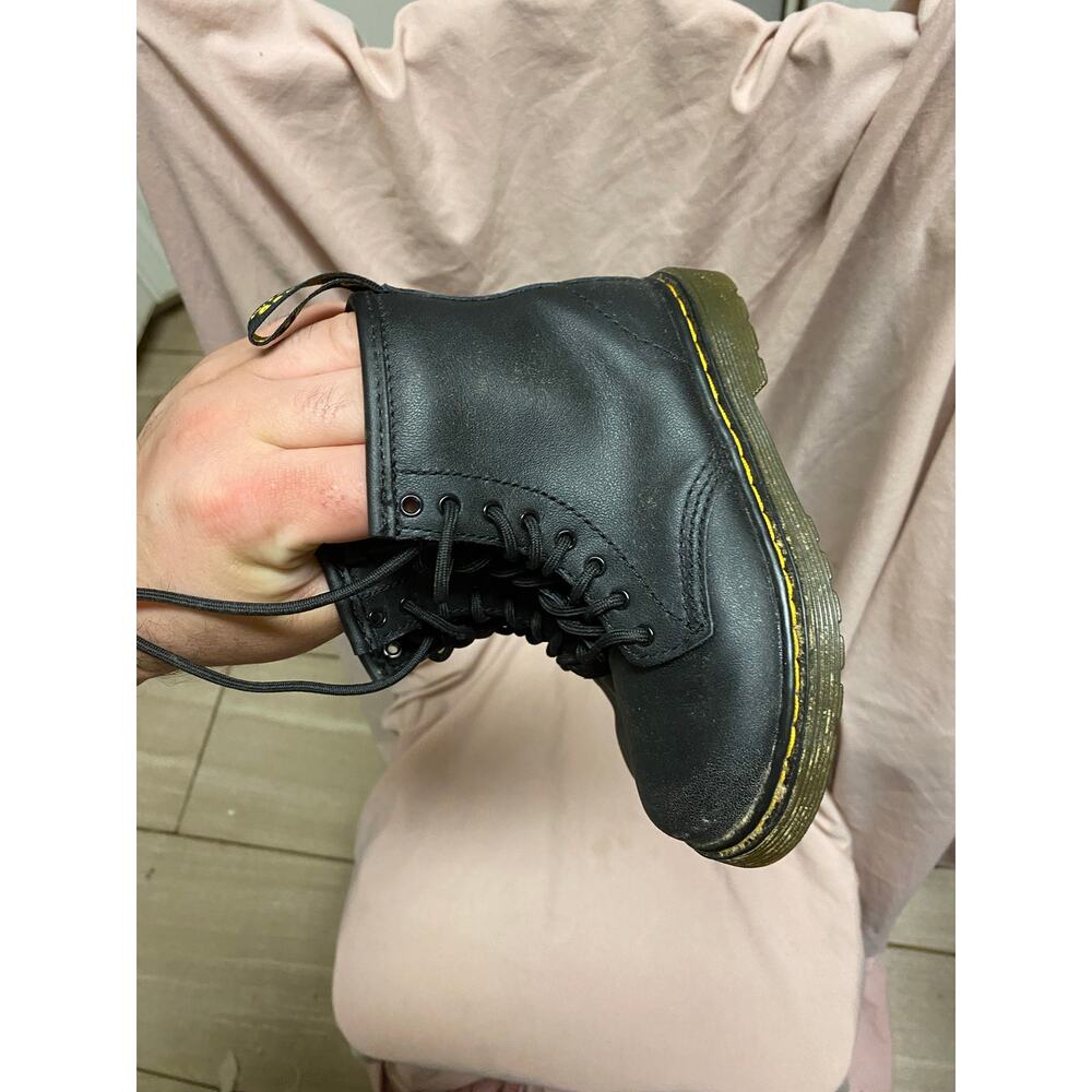 Kids Doc Martens Boots Size 9 - Picture 3 of 5